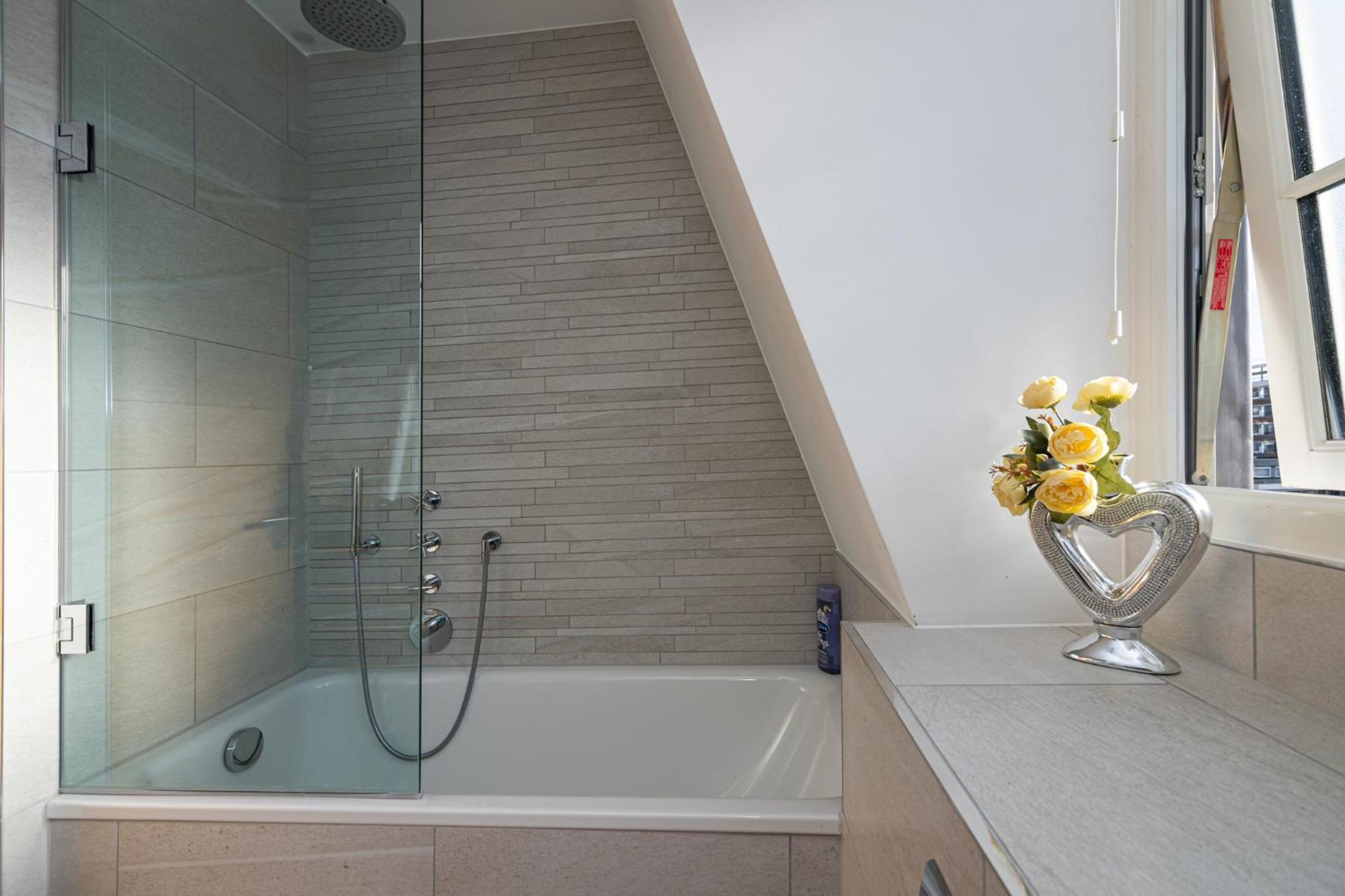 Stunning 1-Bedroom Penthouse In Marble Arch 72 Londra Dış mekan fotoğraf