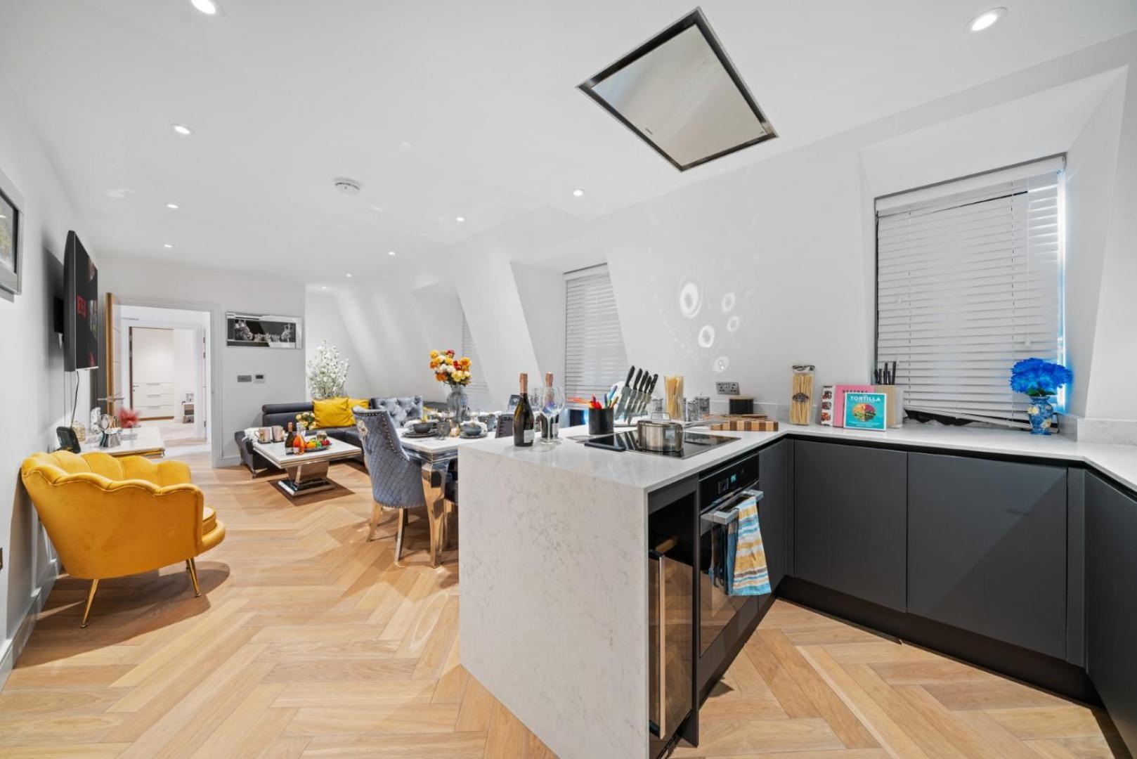 Stunning 1-Bedroom Penthouse In Marble Arch 72 Londra Dış mekan fotoğraf